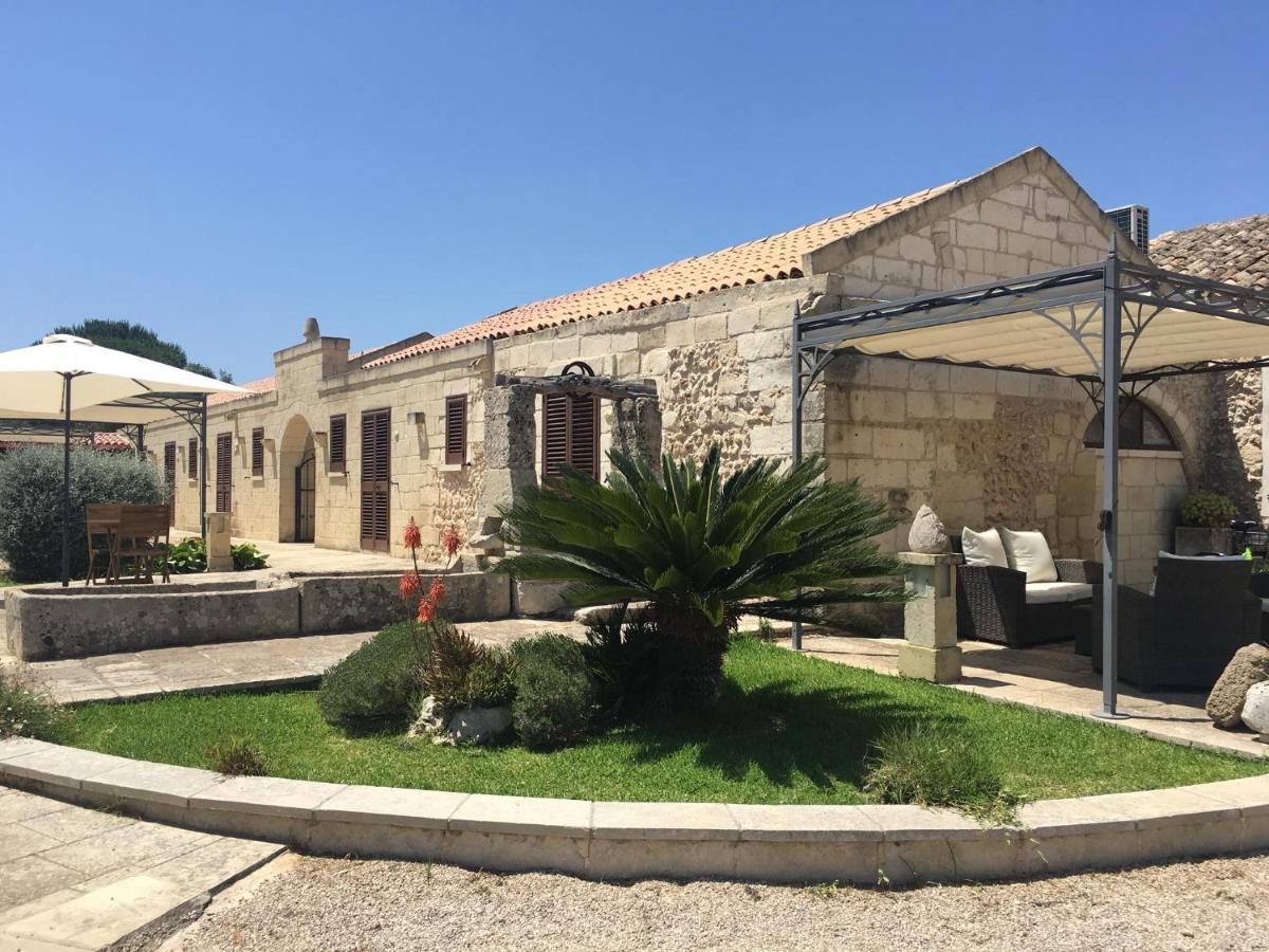Agriturismo Masseria Costarella Borgagne Exterior photo